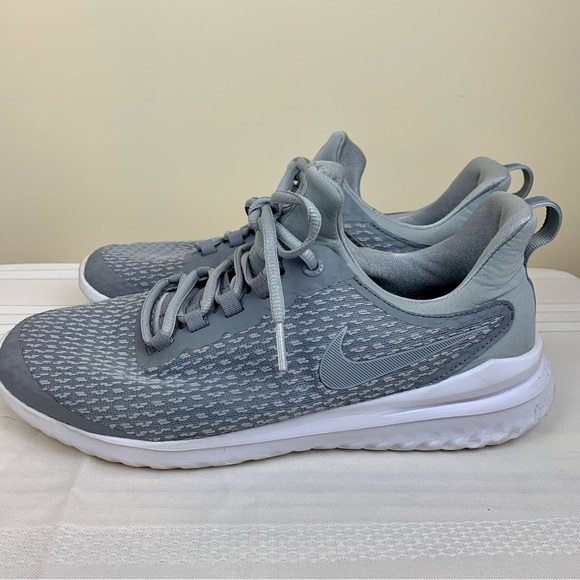 Nike womens Rival Light Gray Sneaker, Size 10 - Picture 2 of 10